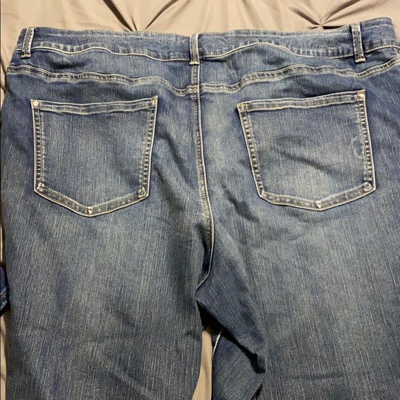 Maurices Everflex Jeans. Never worn. Size 24 - Picture 3 of 4